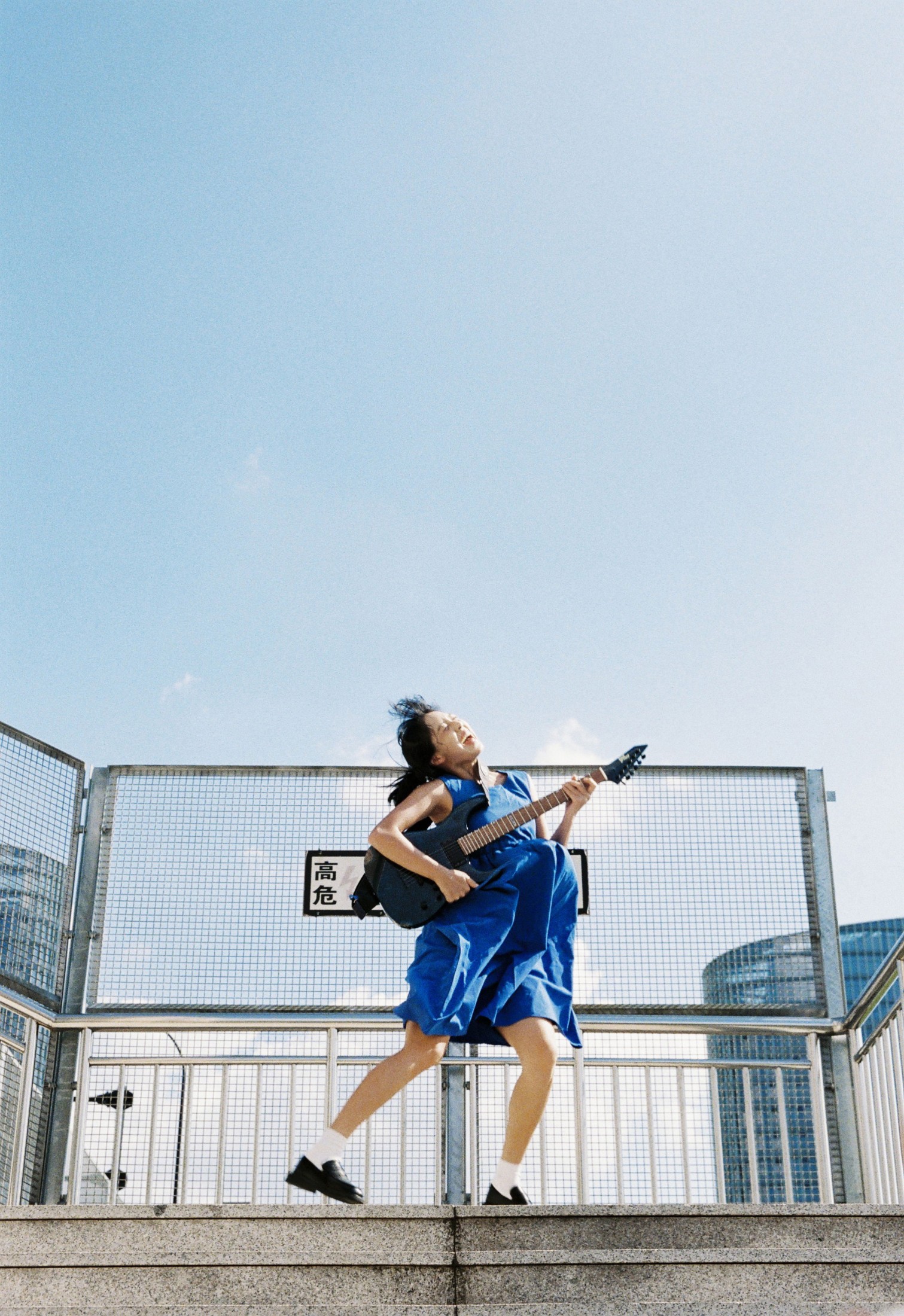 各各答 – 《夏日蓝色少女》[13P]