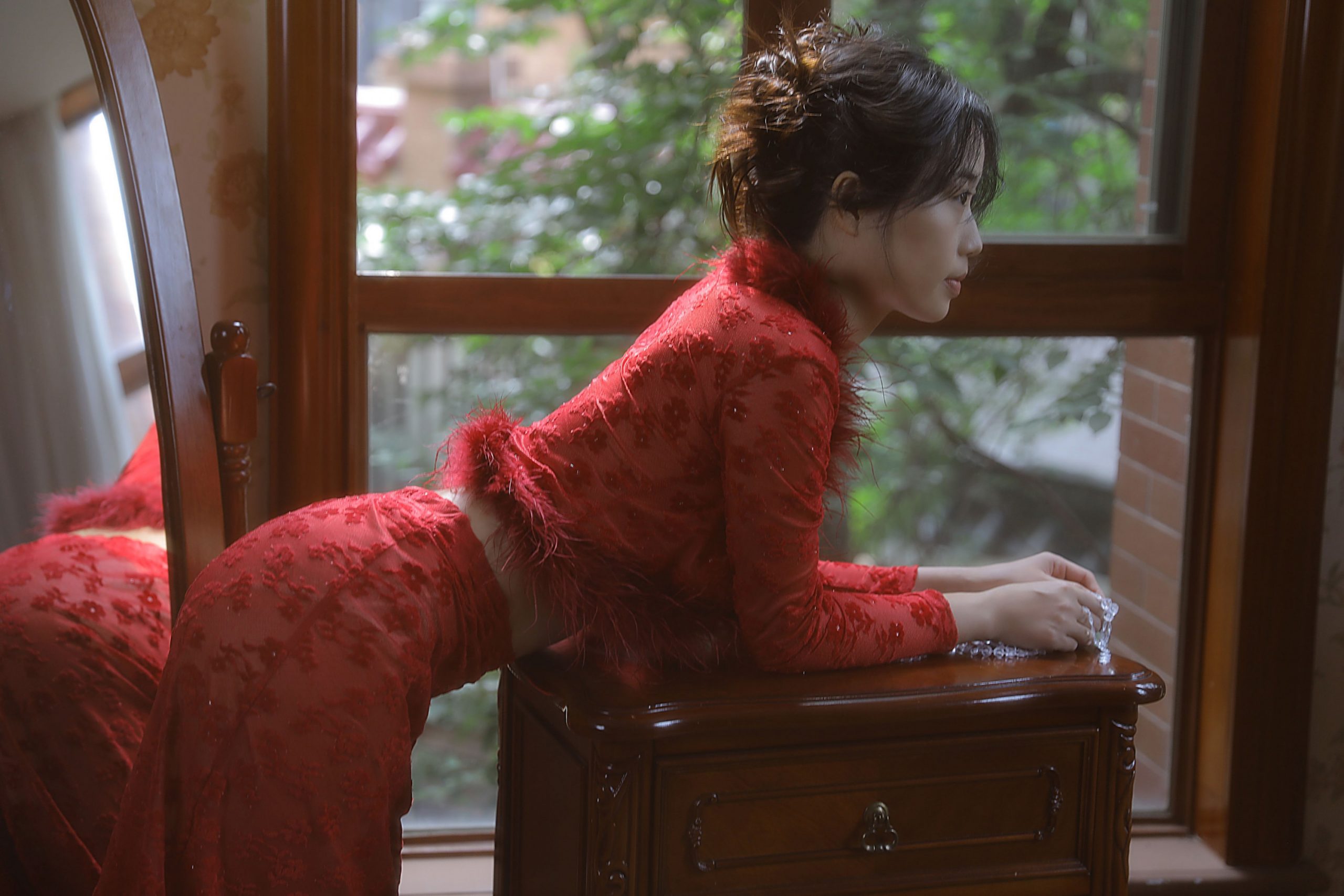 巧克力盒大画家 – 《玫瑰不语》[15P]