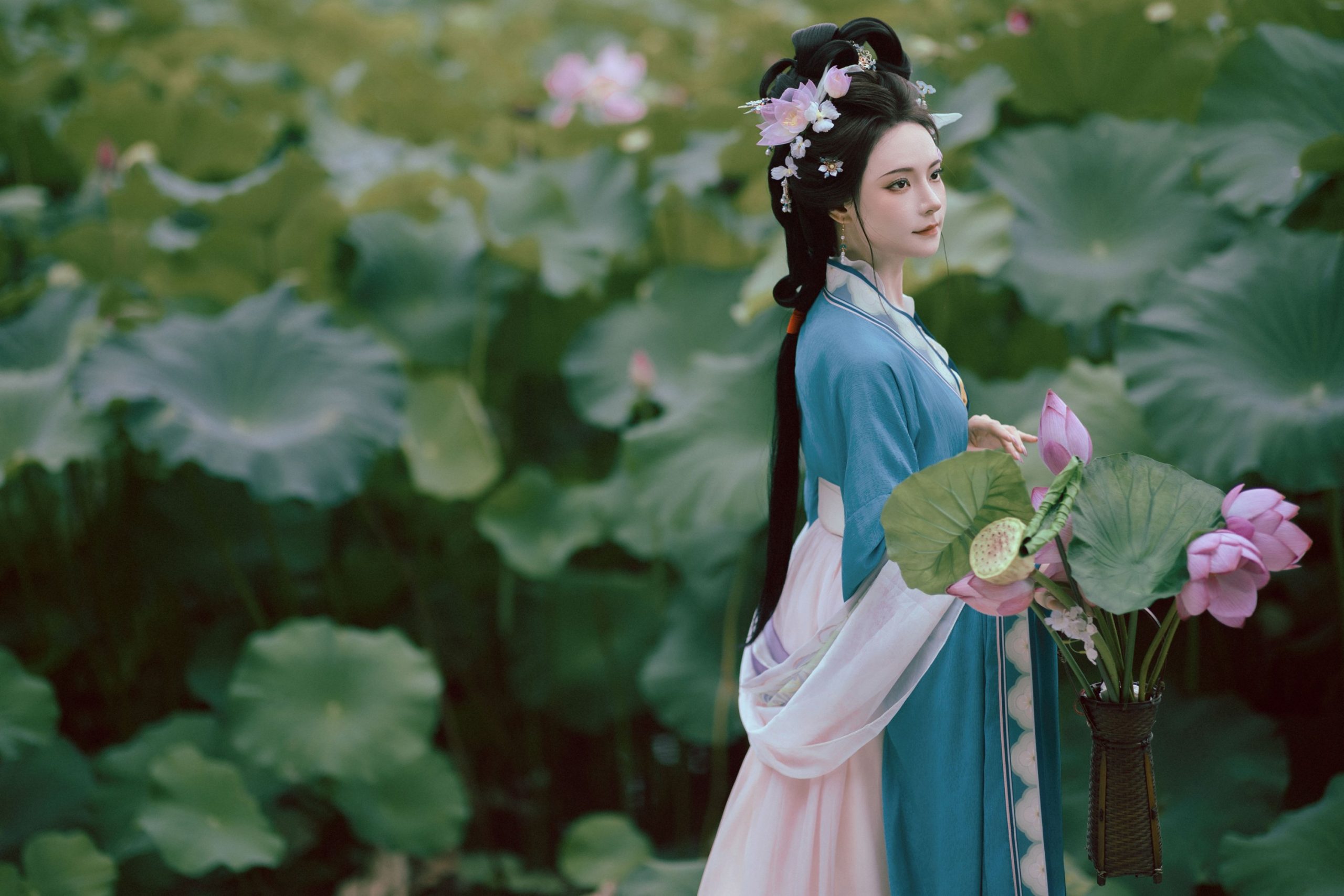 爱莫离 – 《荷香》[26P]